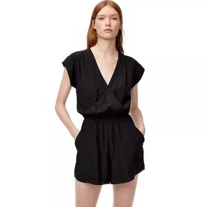 Aritzia Babaton Corbett 100% Silk Short Sleeve Romper in Black Sz Small